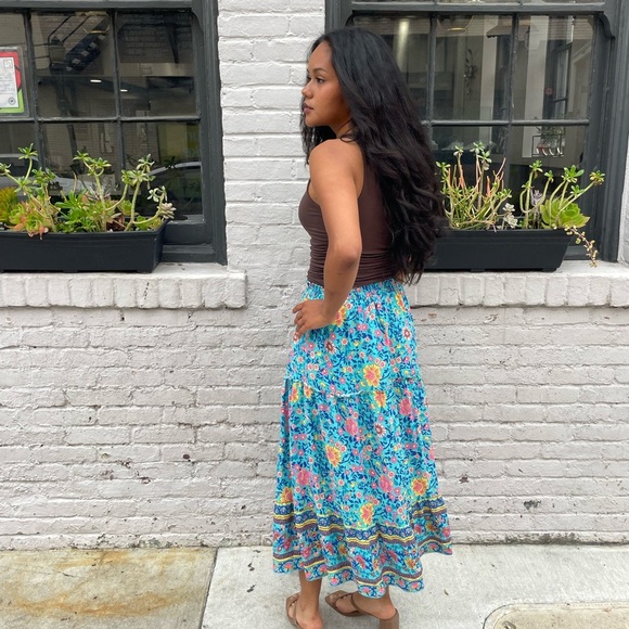 Beautiful Simple fun boho midi skirt - Picture 4 of 5